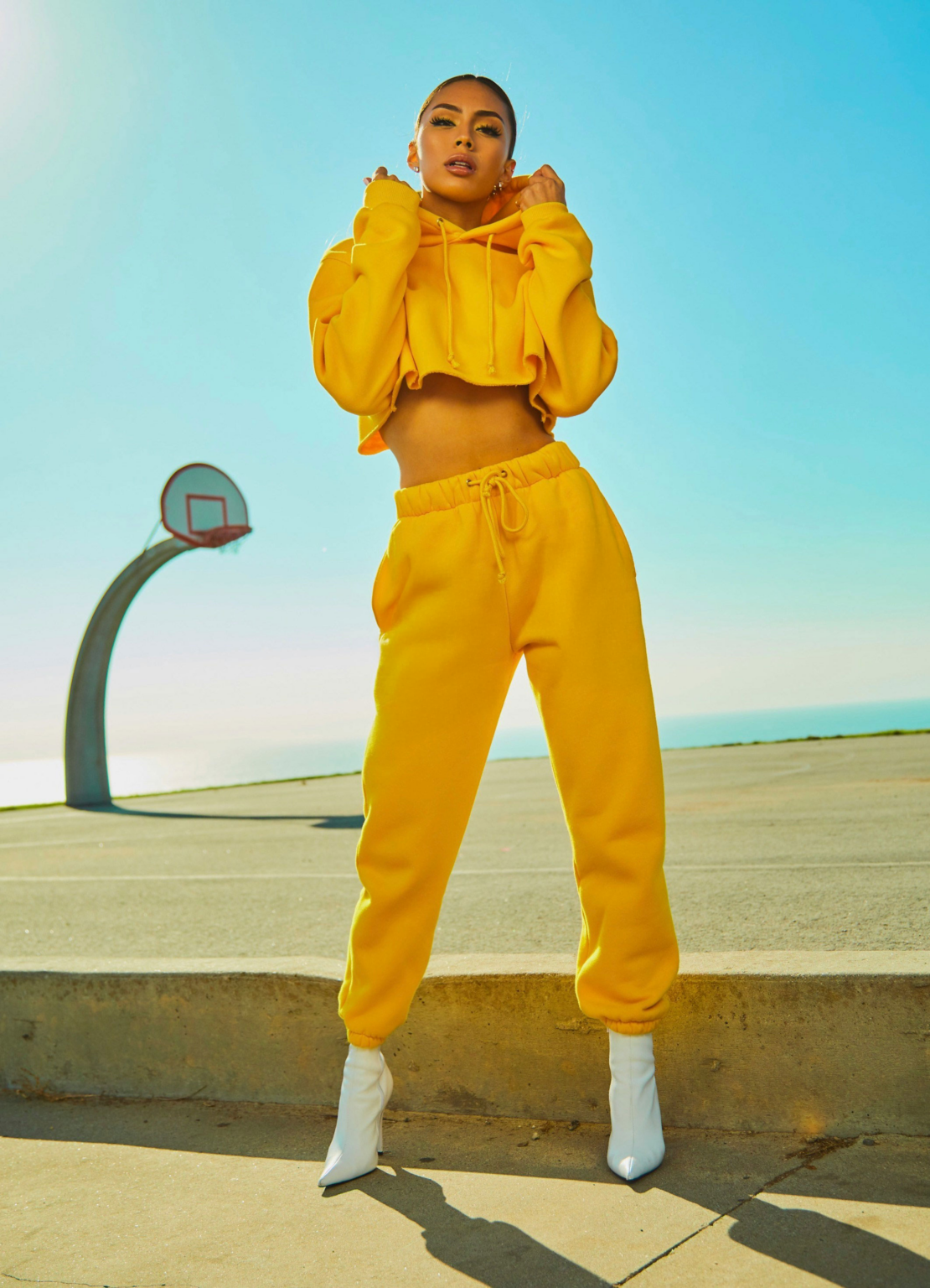 Yellow-woman-AC